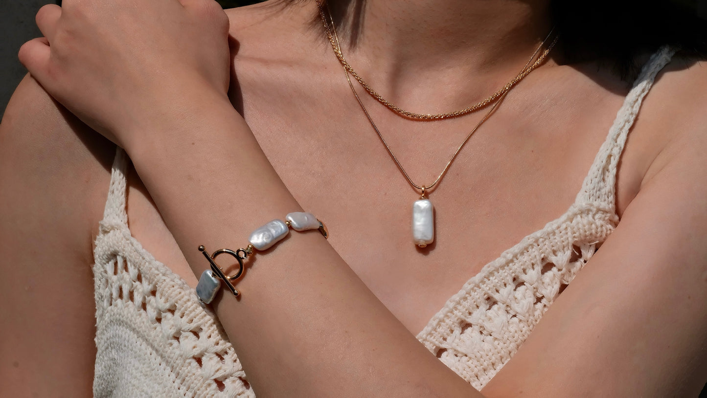 Flat-Shaped Keshi Baroque Pearl Pendant with Snake Chain