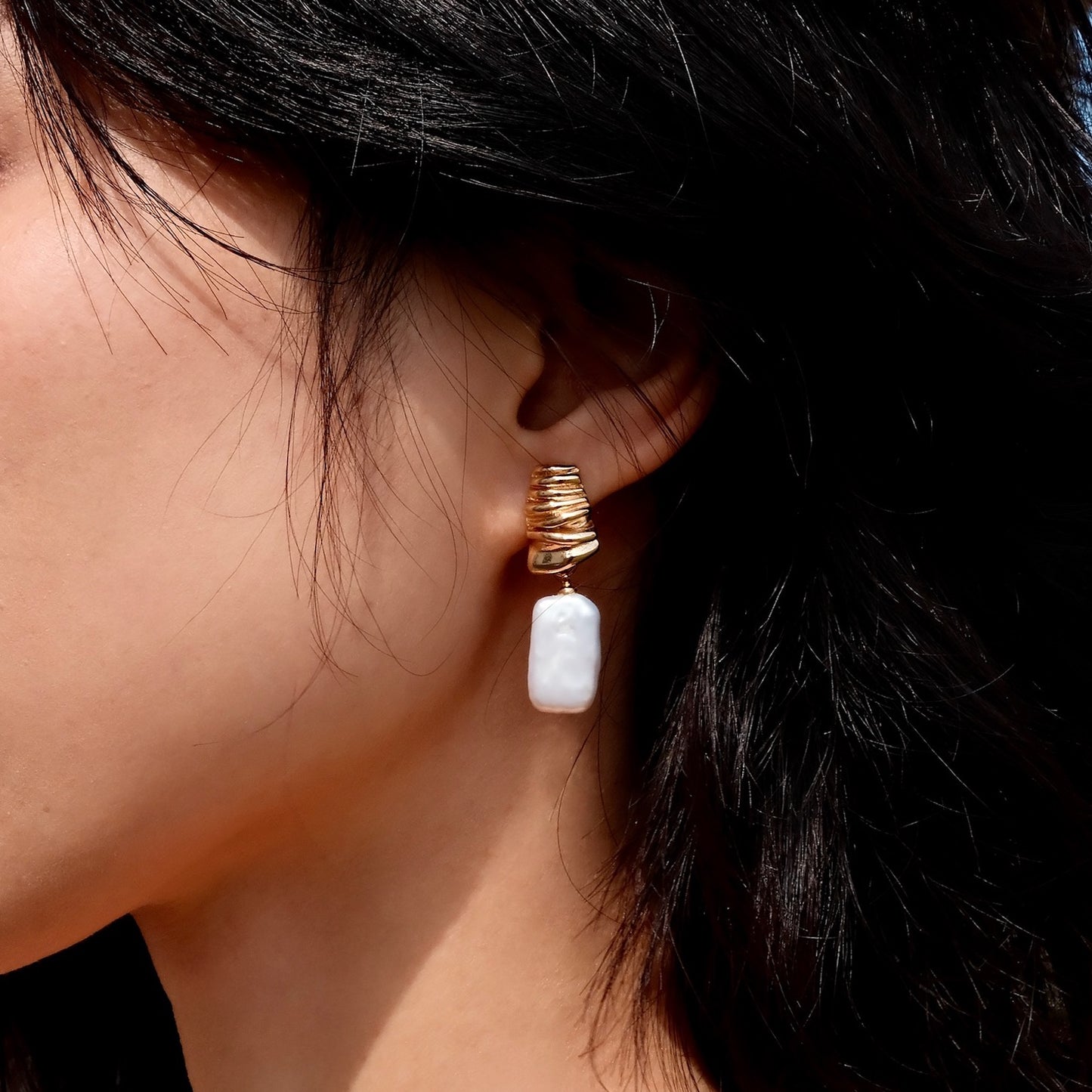 Ripple Earrings with Flat-Shaped Keshi Baroque Pearl